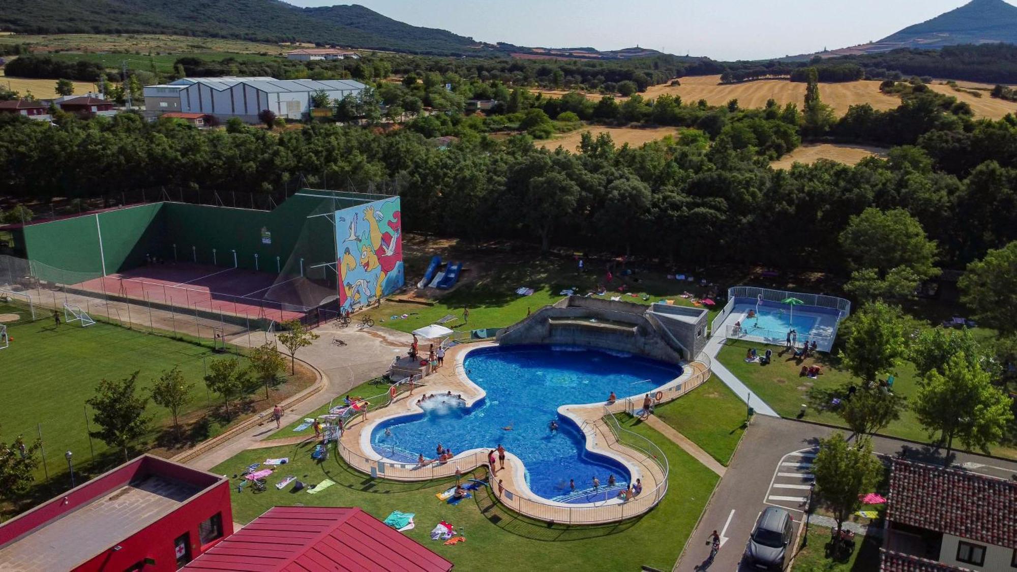 Camping Iratxe Ciudad De Vacaciones Ayegui Esterno foto